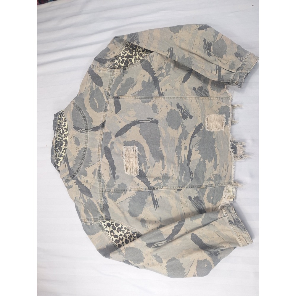 POL Womens Camo Leopard Print Distressed Denim Jacket Gray Size Medium - Picture 3 of 7